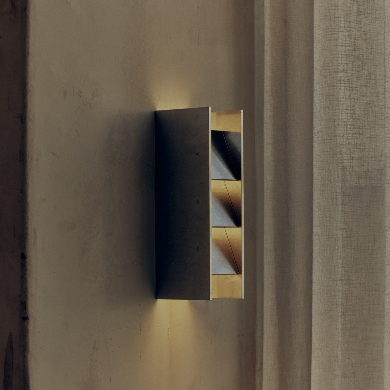 Louvre Light in Aluminium